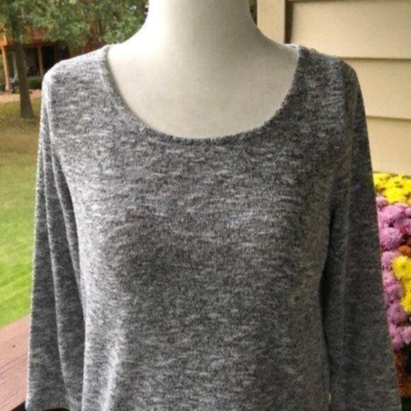 The Limited Womens XS Gray & White Layered Look Sweater Top - Picture 2 of 8